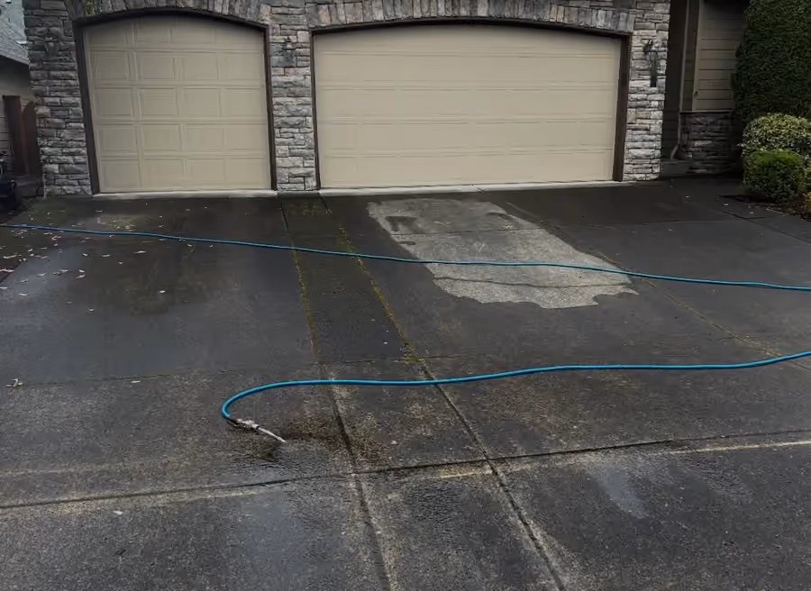 Pressure washing: before cleaning by Cascade Armor